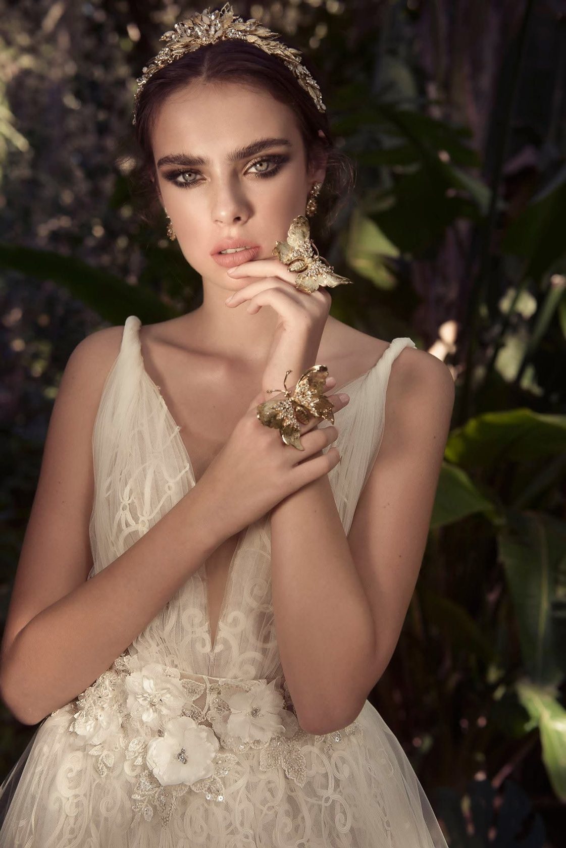 Bride portrait with gold jewelry